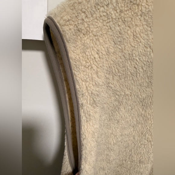 Cozy Cream Sherpa vest made in U.S - Picture 5 of 9